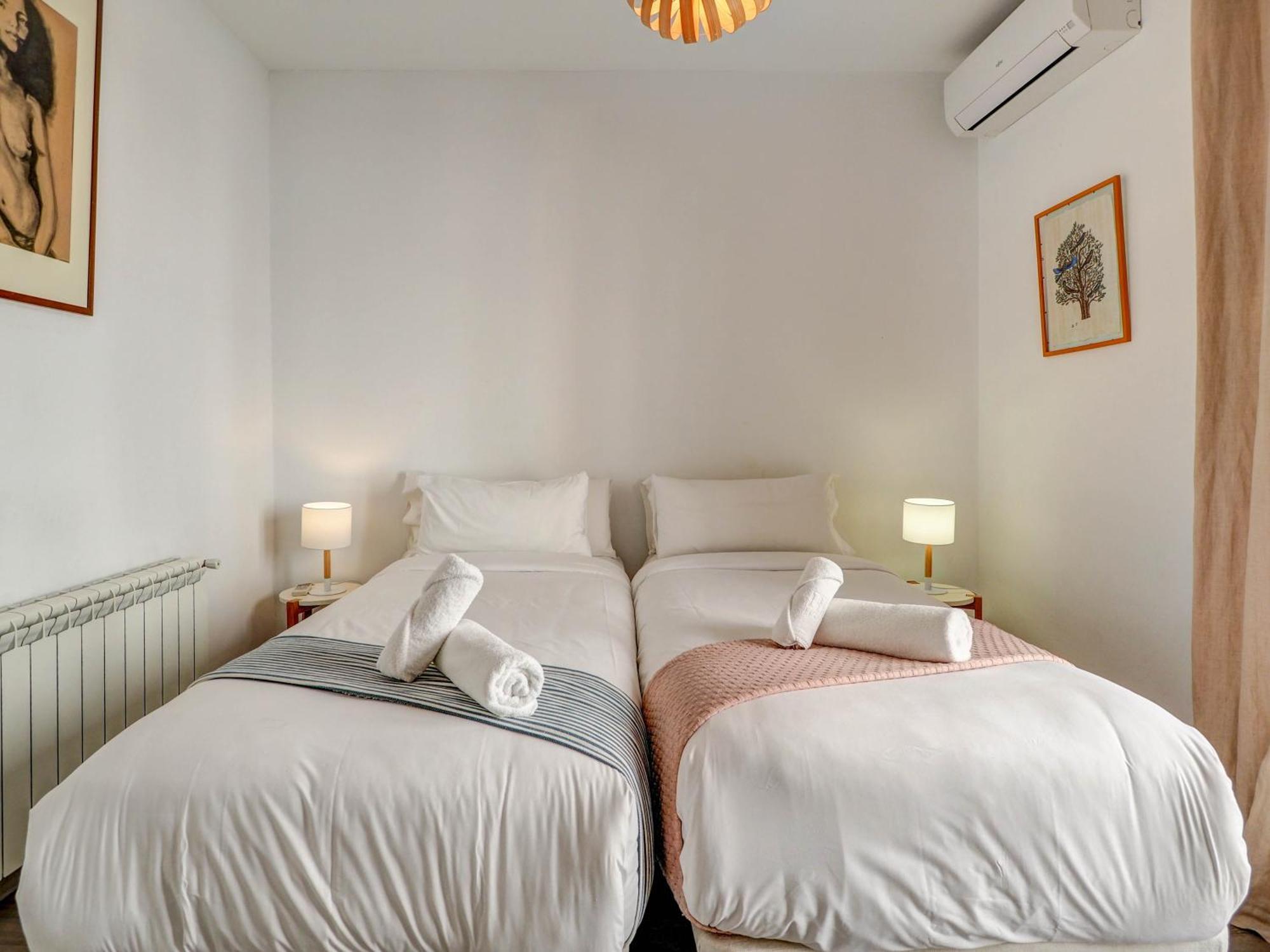 The Lilium Apartment By Hello Homes סיטגס מראה חיצוני תמונה